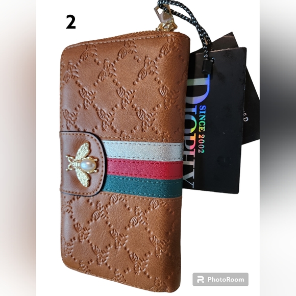 Wallets Bundle of 4 NWT - Picture 4 of 7